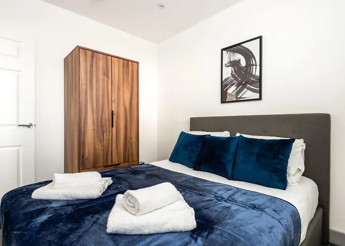 Bright & Cosy In Leeds! Free Parking *