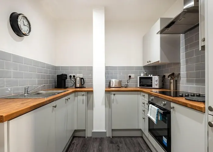 Apartment Bright & Cosy In Leeds! Free Parking