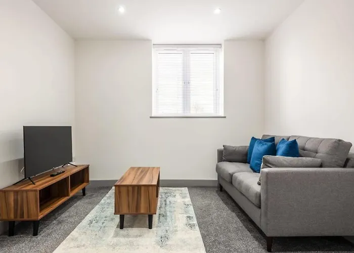 Bright & Cosy In Leeds! Free Parking Apartment *